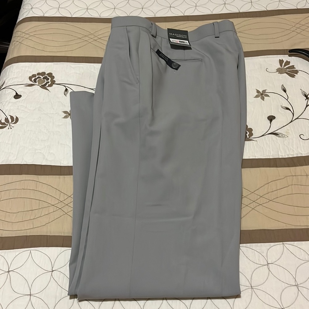 Madison Modern Fit from Belks 32/32